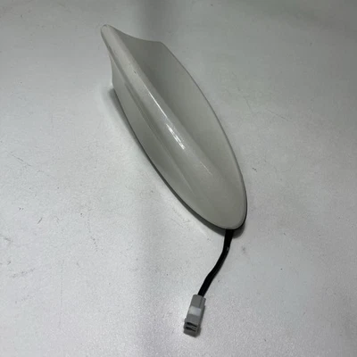 Antena de techo 2015-2021 SUBARU WRX ALETA DE TIBURÓN BLANCO CÓDIGO DE COLOR K1X OEM Foto 1 de 4