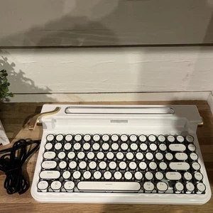 Fineday Wireless Keyboard 3.0, Bluetooth, Retro Wireless Mechanical Typewriter - Picture 1 of 4