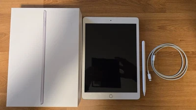Apple iPad 8. Gen 32GB, Wi-Fi, 10,2 Zoll - Silber OVP mitStift Top zustand - Bild 1 von 4