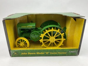 New Ertl John Deere Model D Tractor 1/16 Scale Free Shipping - Picture 1 of 4