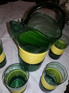 Brocca in Vetro Soffiato a Bocca colore Verde E Giallo Con 4 Bicchieri - Foto 1 di 3