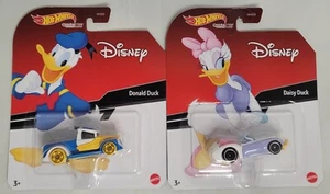 2023 Hot Wheels Pato Donald Margarita Pato Margarita Disney Carros de Personajes HNP15 HKV23 Mattel - Imagen 1 de 2