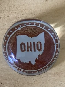 Pisapapeles de vidrio Mosser Ohio con cúpula de escritorio hecho en EE. UU. - Imagen 1 de 8