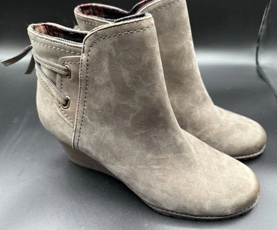 Botas Rockport Para Mujer Cobb Hill Gris Gamuza Tacón Cuña Talla 11 Buen Estado. Foto 1 de 4