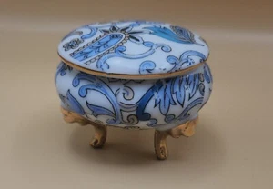 Vintage Japan 2154 Paisley Porcelain  Footed Pill/Ring Box Gold Legs & Trim - Picture 1 of 8