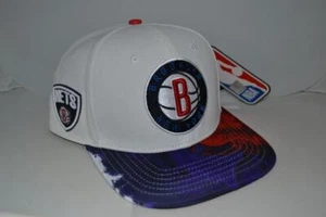 GORRA PRO ESTÁNDAR NEW YORK BROOKLYN NETS BLANCA SNAPBACK NBA SOMBRERO NUEVO - Imagen 1 de 4