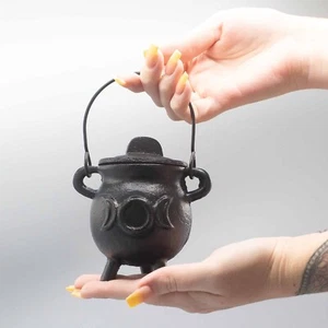 Cast Iron Cauldron '3 Moon' - 13cm Witch Wicca Pagan Altar Halloween Decoration - Picture 1 of 3