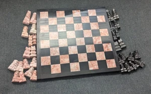 Handgeschnitztes Schachbrett Set Onyx Stein Marmor 7" x 7" schwarz und rosa - Bild 1 von 17