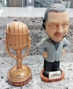 RARE LOT OF 2 JOE TAIT CLEVELAND CAVALIERS SGA SIGNED BOBBLEHEAD & MICROPHONE - Picture 1 of 5