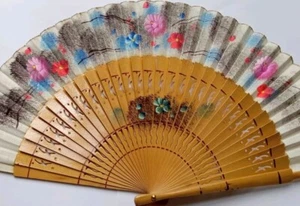 Hand painted Spanish fan with Flowers - Classic Flamenco Fan, Perfect for summer - Picture 1 of 6