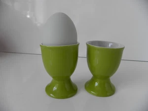 2 Eierbecher mit Fuß Porzellan außen hellgrün innen weiß Home & Deco - Picture 1 of 4
