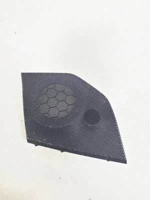 TOYOTA GR86 2022-2025 TABLERO LATERAL DERECHO AUDIO MOLDURA CUBIERTA Y ALTAVOZ TWEETER OEM   Foto 1 de 4