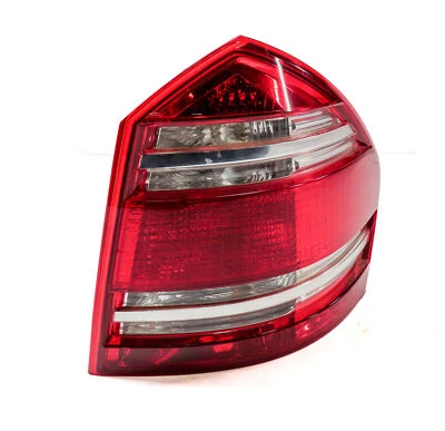 07-09 MERCEDES BENZ GL320 GL450 GL550 (X164) RIGHT TAILLIGHT BRAKE LIGHT LAMP - Image 1 of 4