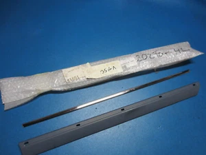 Zierleiste Leiste TÜR hinten Links W202 W 202 NEU NOS 2026903162 Chrom Grundiert - Bild 1 von 1