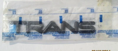 Nuevo de Lote Antiguo GM #10270930 1997 1998 Pontiac Trans Sport puerta delantera Trans emblema insignia Foto 1 de 4
