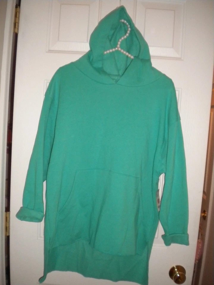 City Streets милый зеленый с капюшоном толстовка с мешочком длиннее на спине новый с Ярлыками S - Изображение 1 из 1