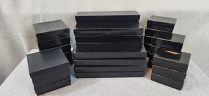 Generische schwarze Halskette Armband Uhr Ohrringe Schmuckschatullen Pakete Posten von 37 - Bild 1 von 5