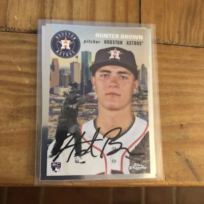 2023 Topps Platinum Chrome Anniversary Hunter Brown RC City Variation - Image 1 of 2