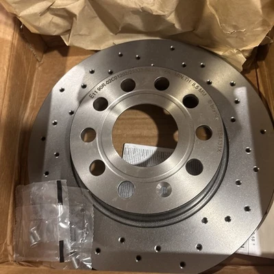 Brembo 08.B413.1X para 10-13 Audi A3/15-18 A3 Quattro Trasero Premium Xtra Cross Dri Foto 1 de 4