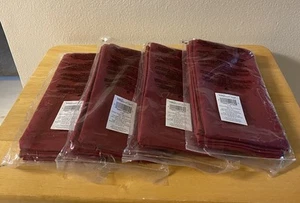 Pampered Chef’s Cloth Napkins Cranberry Glitter Set of 8 “NEW” - Picture 1 of 7
