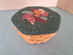 Longaberger 7" Generaciones Cesta, Protector Plástico y Tapa Acolchada Personalizada - Imagen 1 de 6