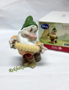Nao Disney Seven Dwarf-Bashful Accordion Pink Nose Porcelain Spain NEW 02001819 - Picture 1 of 4