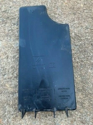 Panel/tapa de cubierta de fusibles de motor Dodge Caliber ~B15 Foto 1 de 3
