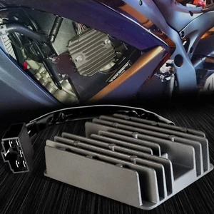 Conjunto de regulador/rectificador de voltaje OE. GSXR-600/750/1000/GSX-1300 BUSA 32800-33E21 - Imagen 1 de 8