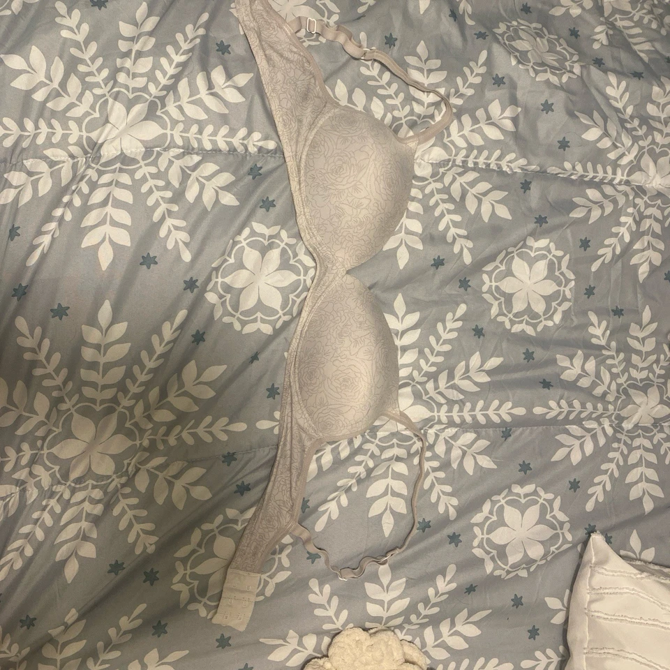 Warner's 36B Cushioned Structured Bra White With Grey Floral Detail - Image 1 of 4