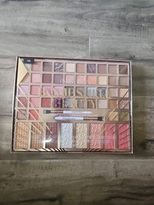 Nuevo en Caja Paris Hilton Bombshell Beauty 54 Piezas Paleta Facial y Ojos Ultimate Foto 1 de 2