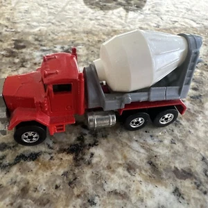 Hot Wheels Peterbilt Cement Mixer Truck 1979 Workhorses 1169 Die Cast Model Car - Picture 1 of 5