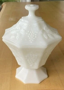 Vintage Anchor Hocking Milk Glass Pedestal Candy Dish with Lid - Harvest Grape - Picture 1 of 11