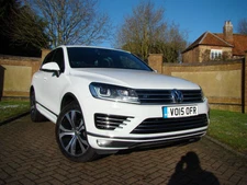 Volkswagen Touareg 3.0TDI Tiptronic 2015 R-Line, Pan Roof + Sat Nav + Keyless!