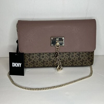 ¡¡NUEVO!! Bolso de mano DKNY Cleo, correa de cadena, detalles de encanto DKNY, cierre magnético, púrpura Foto 1 de 4