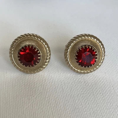Gemelos Swank Redondos Gema Roja Vintage Tono Dorado Estilo Mediados de Siglo Foto 1 de 4