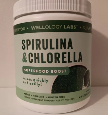 Suplemento en polvo Wellology Labs™ Spirulina & Chlorella Superfood Boost Foto 1 de 4