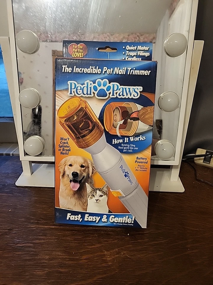 Pedi Paws The Incredible Pet Recortadora de Uñas Molinillo y Afeitadora Foto 1 de 1