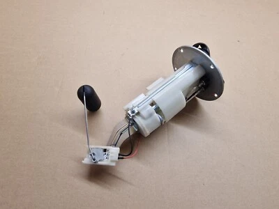 Bomba de combustible Kawasaki Versys KLZ 1000 original OE súper poco kilometraje 2012 2013 2014 Foto 1 de 4