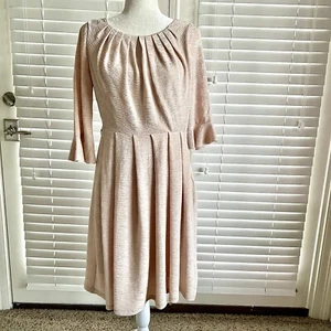 Vestido Anthropologie Eva Franco Talla 6 Rosa Suave Plisado Texturizado Acampanado Volantes - Imagen 1 de 14