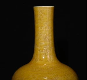 Collectable Beautiful Chinese Hand Yellow Glaze Porcelain Dragon Shang Vase - Picture 1 of 8