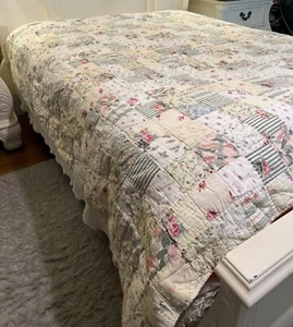 Pale Rose Quilt - Picture 1 of 7