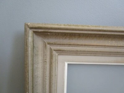 Cadre en bois  Mouluré Ancien effet doré - Photo 1/4