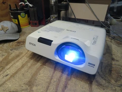 Epson PowerLite 535w HDMI Short Throw Projector Tested H671A 2415 HOURS - Image 1 of 4