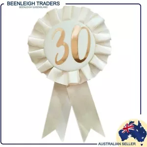 30th BIRTHDAY ROSETTE Badge or Pin With Rose Gold Foil 30 Brand New - Foto 1 di 7