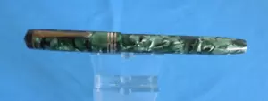 Vintage CONWAY STEWART No.85 Fountain Pen, Green Marble, 14ct Gold nib - Picture 1 of 10