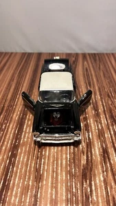 1957 Chevrolet Bel Air Hot Rod Black & Truck White Top No. 68030/1 Scale 1:24 - Picture 1 of 24