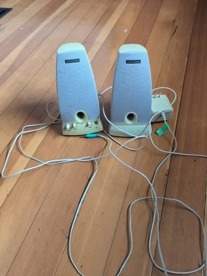 Harman Kardon HK195 Multimedia Speaker System 2 Speakers With Power Supply - Image 1 of 4