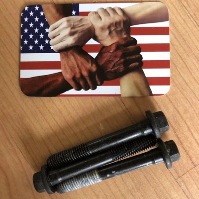 Soporte de motor Land Range Rover LR003574 perno de hardware cantidad 3 OEM M8x60 mm Foto 1 de 3