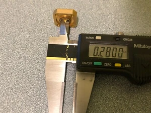 WR 28 CHOKE FLANGE THICKNESS 3/16 '' MATERIAL BRASS POLISHED FREQ 26.5-40 GHZ - Picture 1 of 7