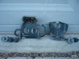 Jeep Grand Cherokee ZJ 1993 bisagra de puerta trasera par inferior superior 55074666 - Imagen 1 de 11